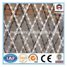 BTO22 pvc coated Welded Typed Razor Barbed Wire Mesh